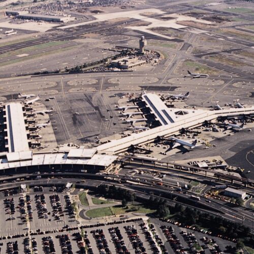 History-_0004_1980s EWR Continental Airlines Terminal C, EWR